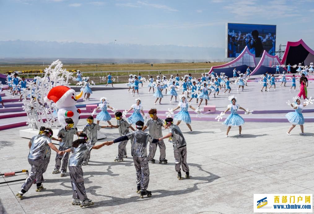 盛夏时节 在新疆昭苏领略万马奔腾(图4)