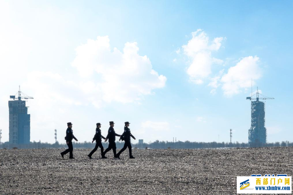 阿拉善边境管理支队全力护航神舟二十一号载人飞船发射任务(图2)